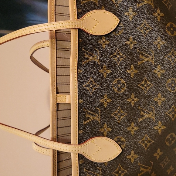 Authentic LV MM Neverful Tote2021 - Picture 16 of 17